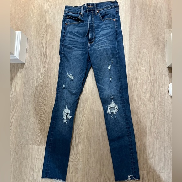 Abercrombie and Fitch the super skinny ultra high skinny jeans with rips - Picture 4 of 10